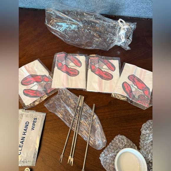 24pc Lobster Bake Crab Shellfish Seafood Tool Kit - for 4 w/Mallets and Crackers - Picture 4 of 9